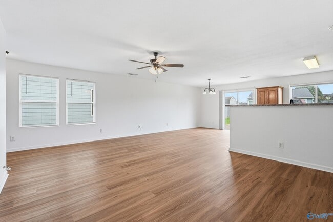 Foto del edificio - 15328 Mill Valley Dr