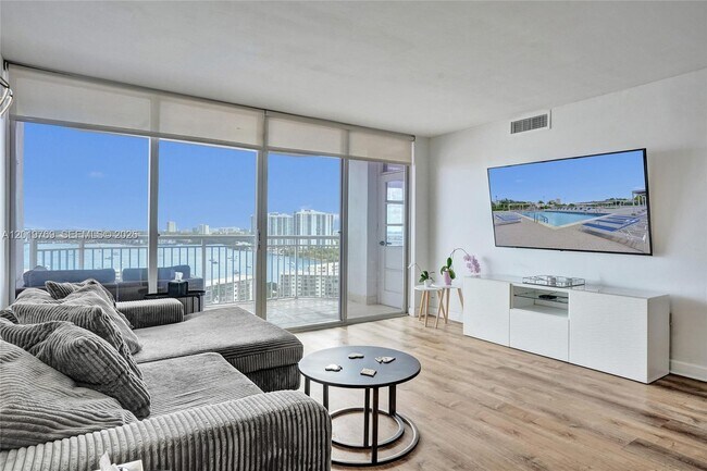 Building Photo - 18021 Biscayne Blvd