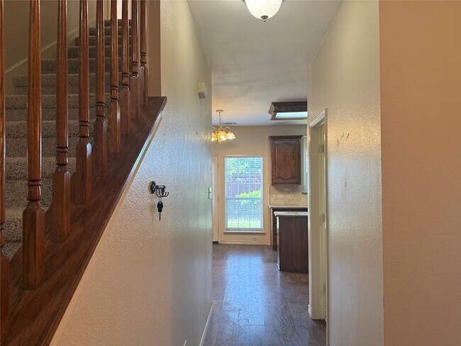 Foto del edificio - 1438 Kingsley Dr