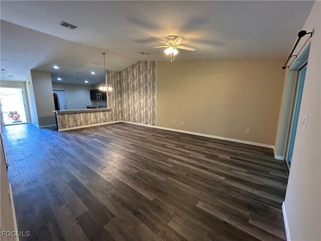 Foto del edificio - 13308 Blytheville Ave