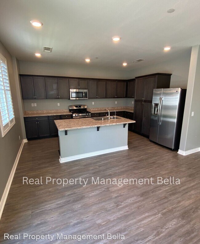 Foto del edificio - 3 br, 2.5 bath House - 30441 Village Terra...