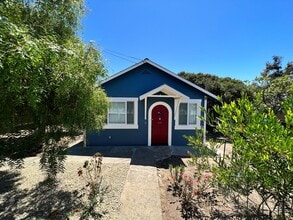 Building Photo - 944 Sonoma Ave