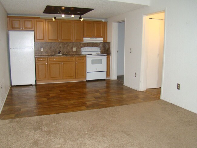 Foto del edificio - SPECIOUS ONE BEDROOM THEY ARE GOING VERY FAST
