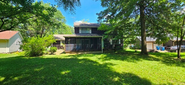 Foto del edificio - House for Rent in Spanish Lake
