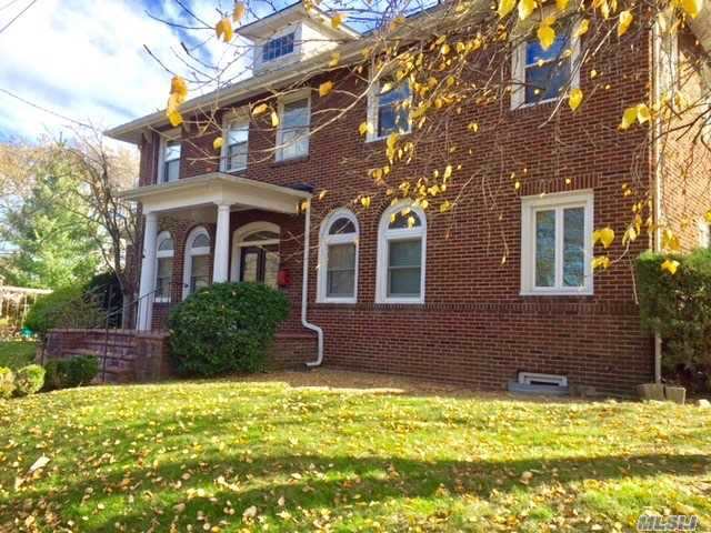 Primary Photo - 319 Woodmere Blvd