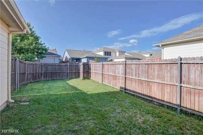 Foto del edificio - 3 br, 2 bath House - 9017 Redford Rd