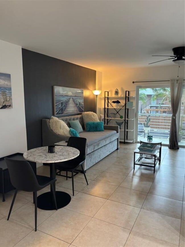 Foto del edificio - 2900 NE 30th St