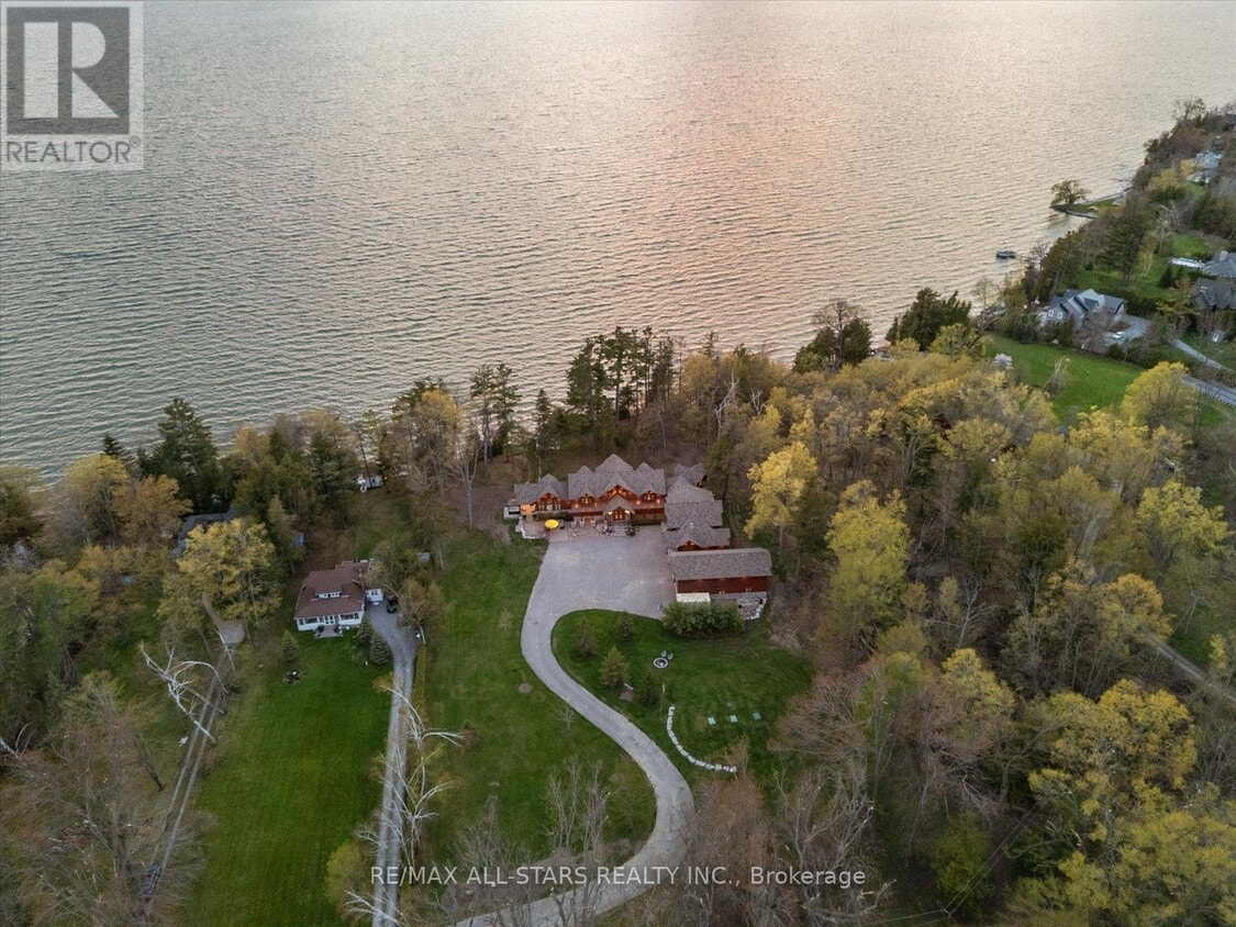 Photo principale - 27440 Cedarhurst Rd