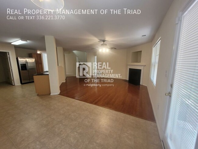 Foto del edificio - *Move In Special* Lovely 4 BR/2.5 BA w/ Lo...