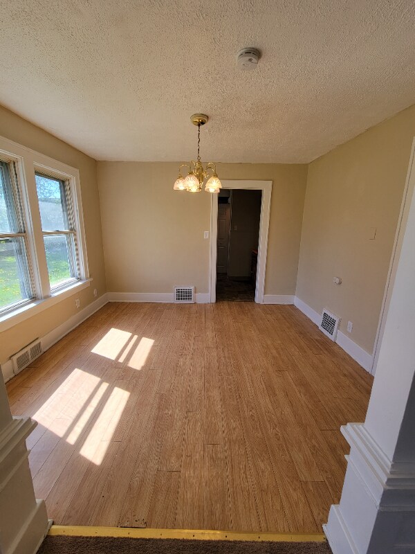 Building Photo - 3225 Ely Ave