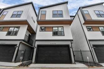 Building Photo - 2335 Eagle St