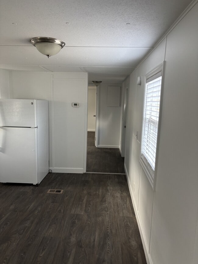 Foto del edificio - 527 Wancy Cir