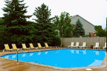 Pool - Forest Ridge Townhomes