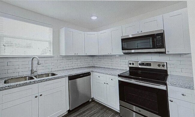 Building Photo - 2913 Rosewood St