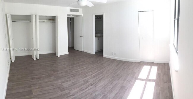 Foto del edificio - 20350 W Country Club Dr