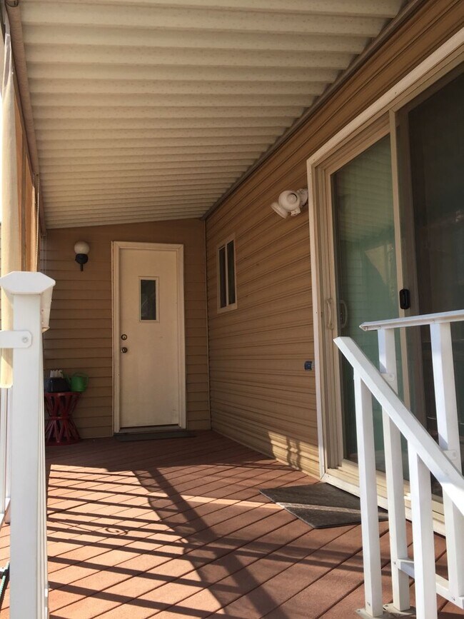 Foto del edificio - 55+ Community 1 Bed 1 Bath.