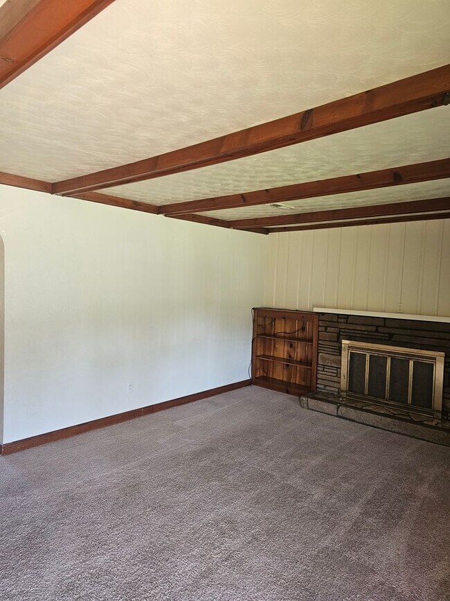 Building Photo - 412 Hartsdale Rd