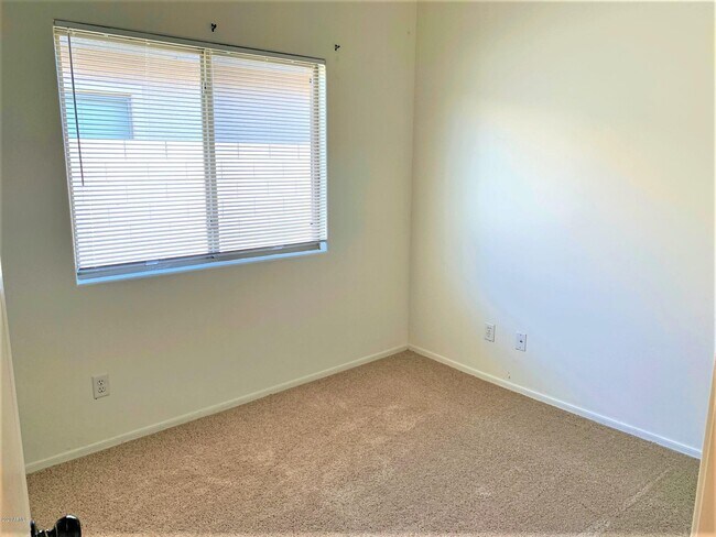 Foto del edificio - 8913 N 4th St
