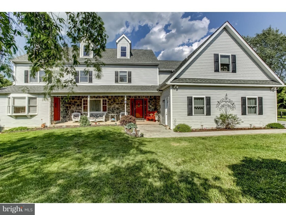 Primary Photo - 261 Sunnyside Rd