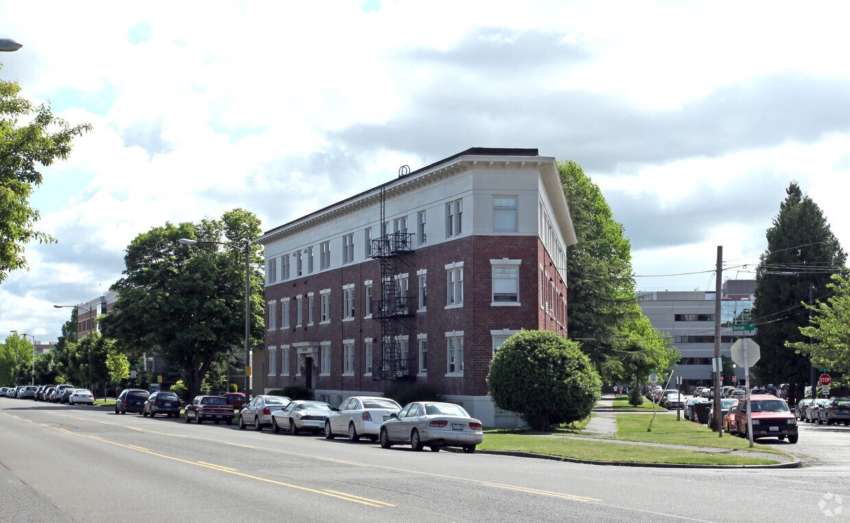 Building Photo - The Berg Apartments