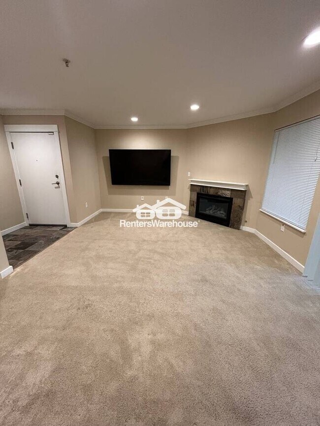 Foto del edificio - Captivating 2-Bed Condo in a Highly Desirable Complex (New Price)!
