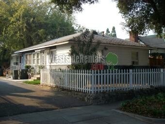 Primary Photo - 141 N Oak Ave