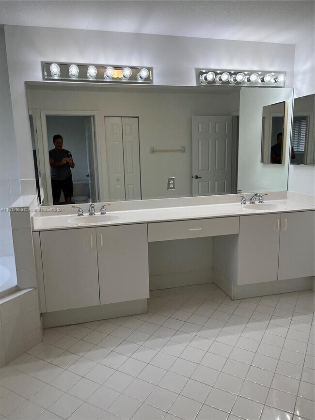 Foto del edificio - 11345 NW 72nd Ln