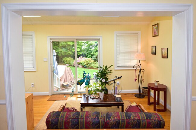 Building Photo - 5305 Cromwell Dr