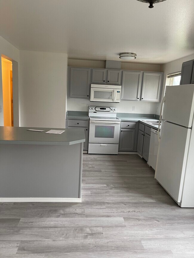 Foto del edificio - 242 Bower Ln