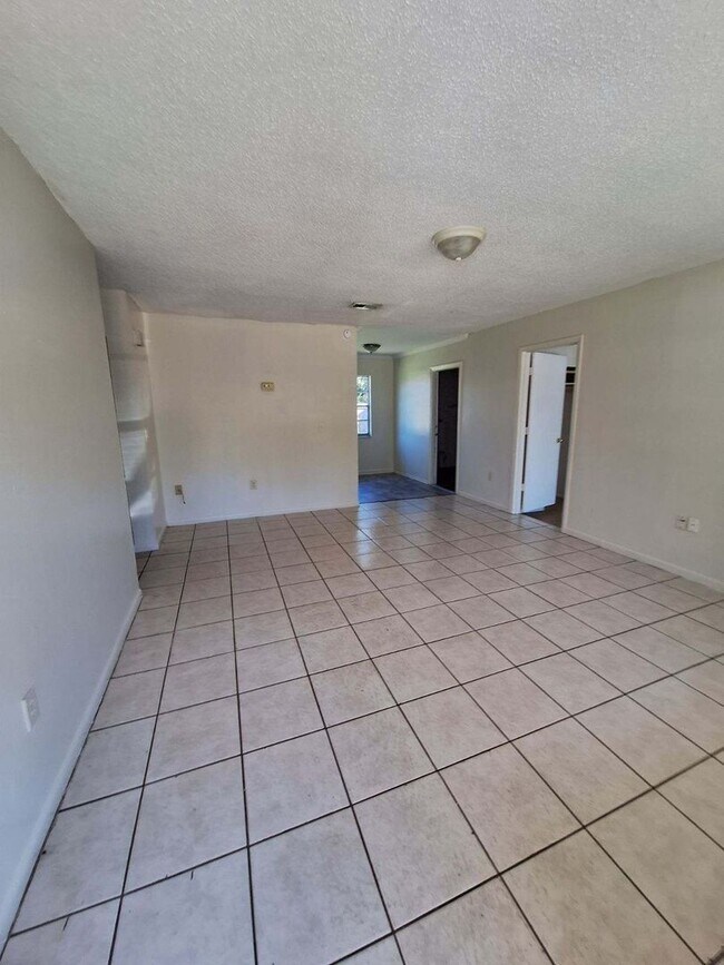 Foto del edificio - NICE Bradenton 4BR/2BA Home in Quiet Residential Neighborhood