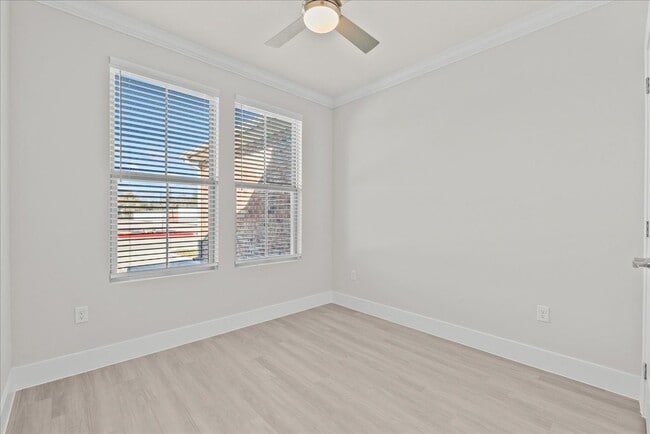 Foto del edificio - 540 Hobbs Rd