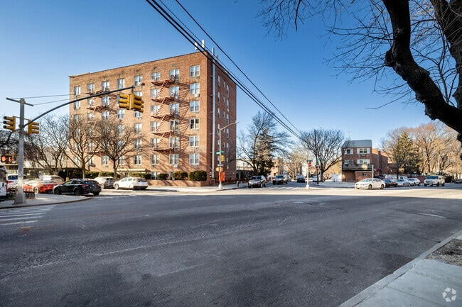 Neighborhood Context - 8525 68th Rd