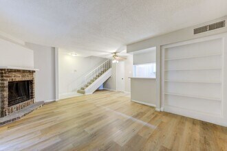 Building Photo - 2800 Jeanetta St