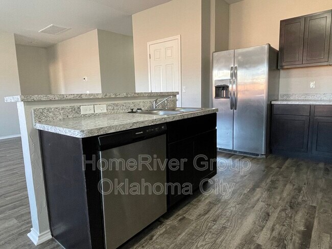 Building Photo - 5303 Nicole Dr