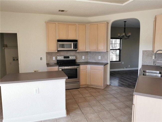 Building Photo - 12909 Perconte Dr