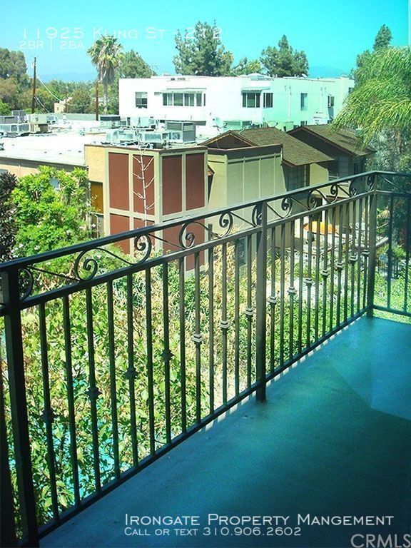 Foto del edificio - 11925 Kling St