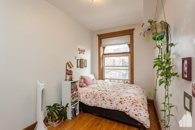 Foto del edificio - 3 bedroom in Chicago IL 60622