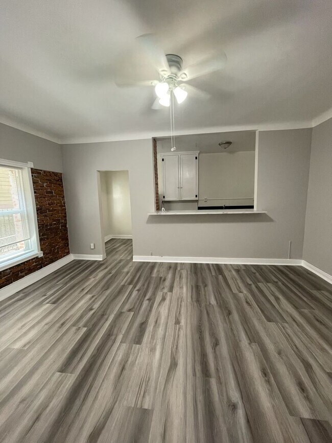 Foto del edificio - STUDIO $1495 LOS FELIZ HARDWOODS EXPOSED B...