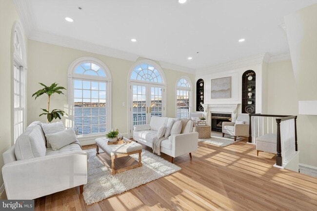 Building Photo - 700 Kahn Pl