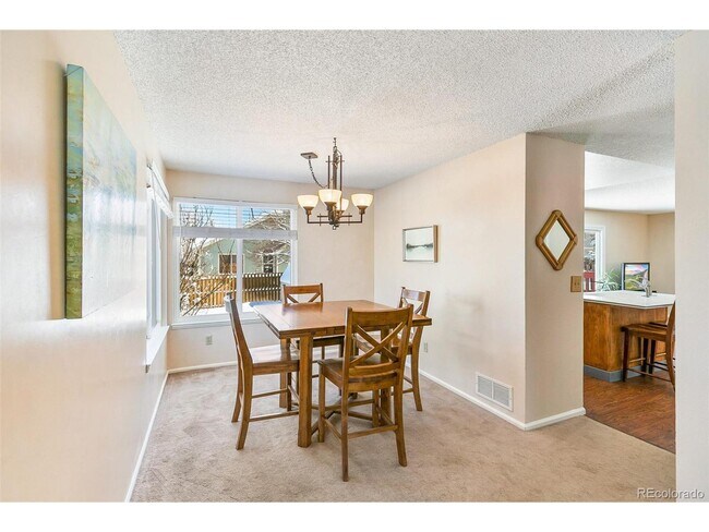 Building Photo - 3BD 2.5BR home with large yard; close to Red Rocks + foothills