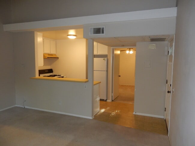 Building Photo - 7150 Carlson Cir