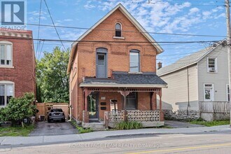 Building Photo - 52 Lees Ave