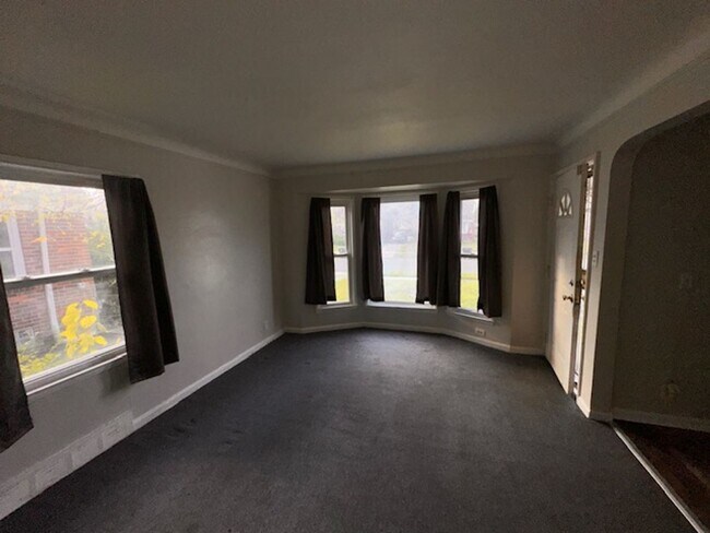 Foto del edificio - Stunning 3 Bedroom Brick Bungalow on Eastside of Detroit, Move in ready!