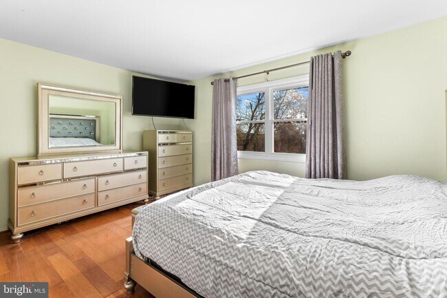 Building Photo - 8833 Trimble Way