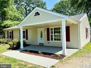 Building Photo - 105 Walnut Dr