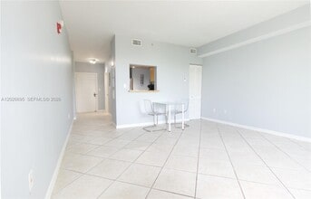 Building Photo - 2630 SW 28th St