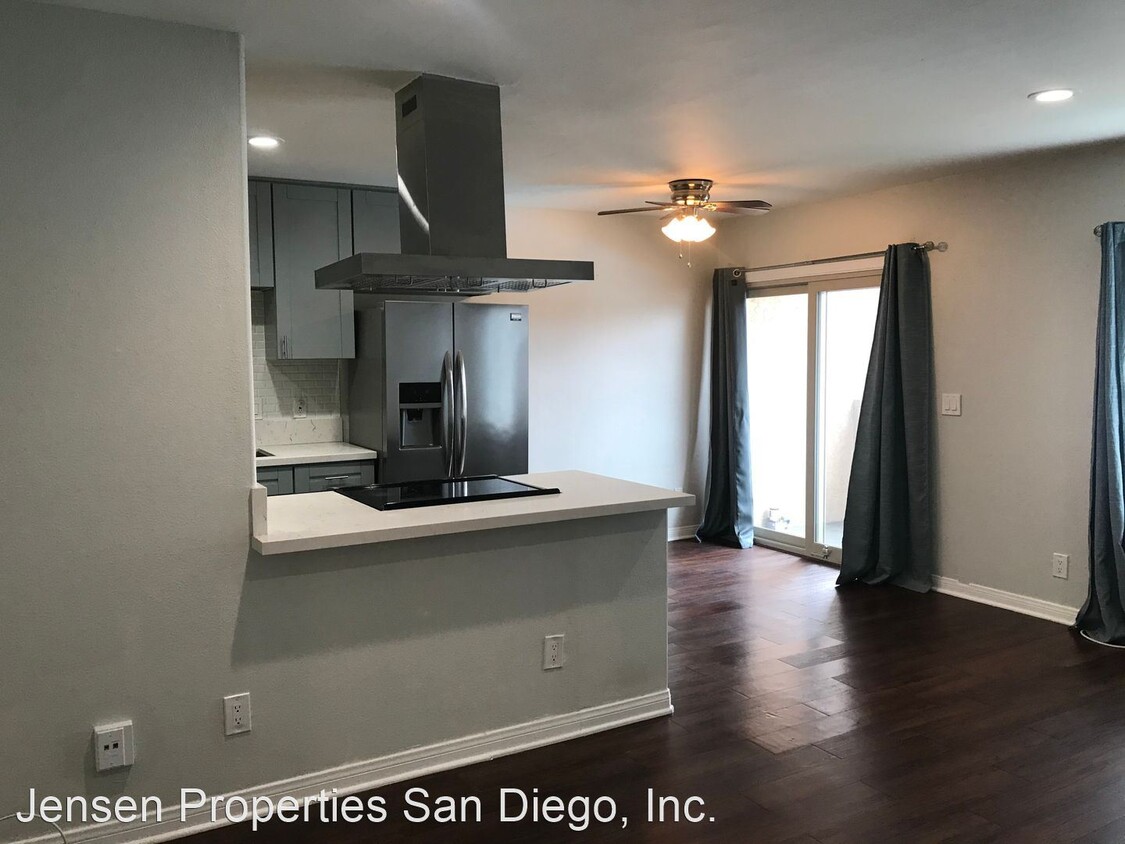 Foto principal - 9598 Carroll Canyon Rd