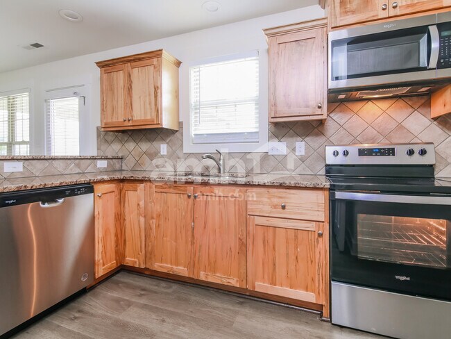 Foto del edificio - 15 Hanford Dr