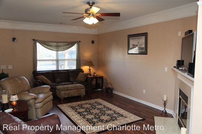 Building Photo - 2819 Wilmington Cir