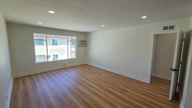 Building Photo - 8320 Sargent Ave
